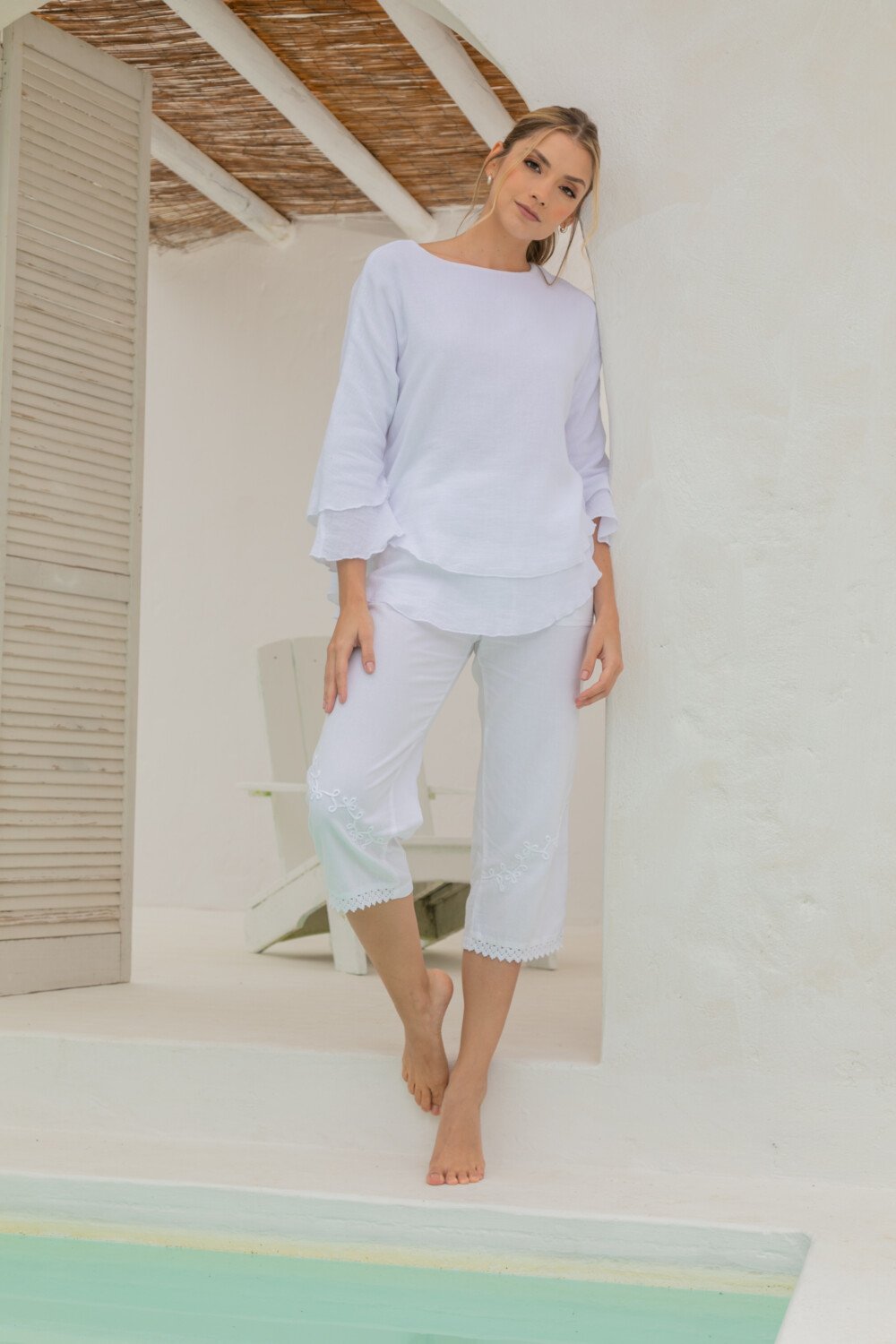 Women wearing Shirt REF DT-30 and Capri Pant REF P-505