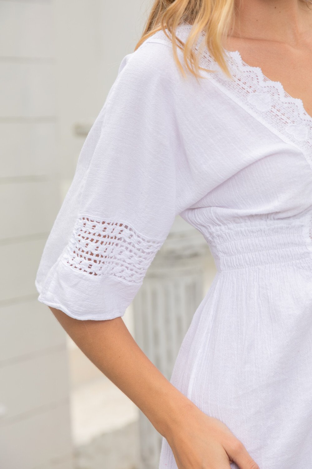 Woman wearing Dress REF WC-405