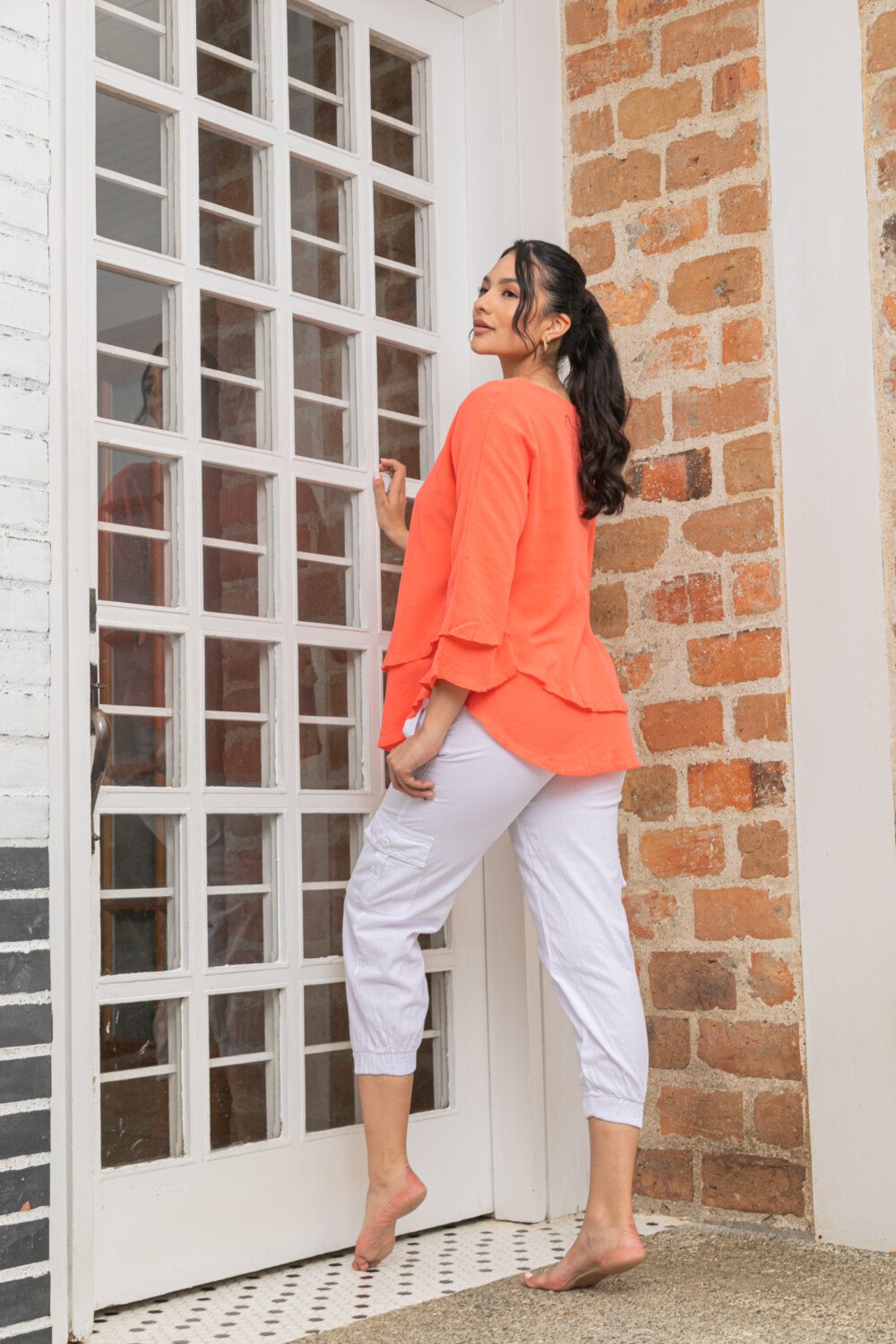 Woman wearing Shirt REF DT-30 and Capri Pant REF P-503