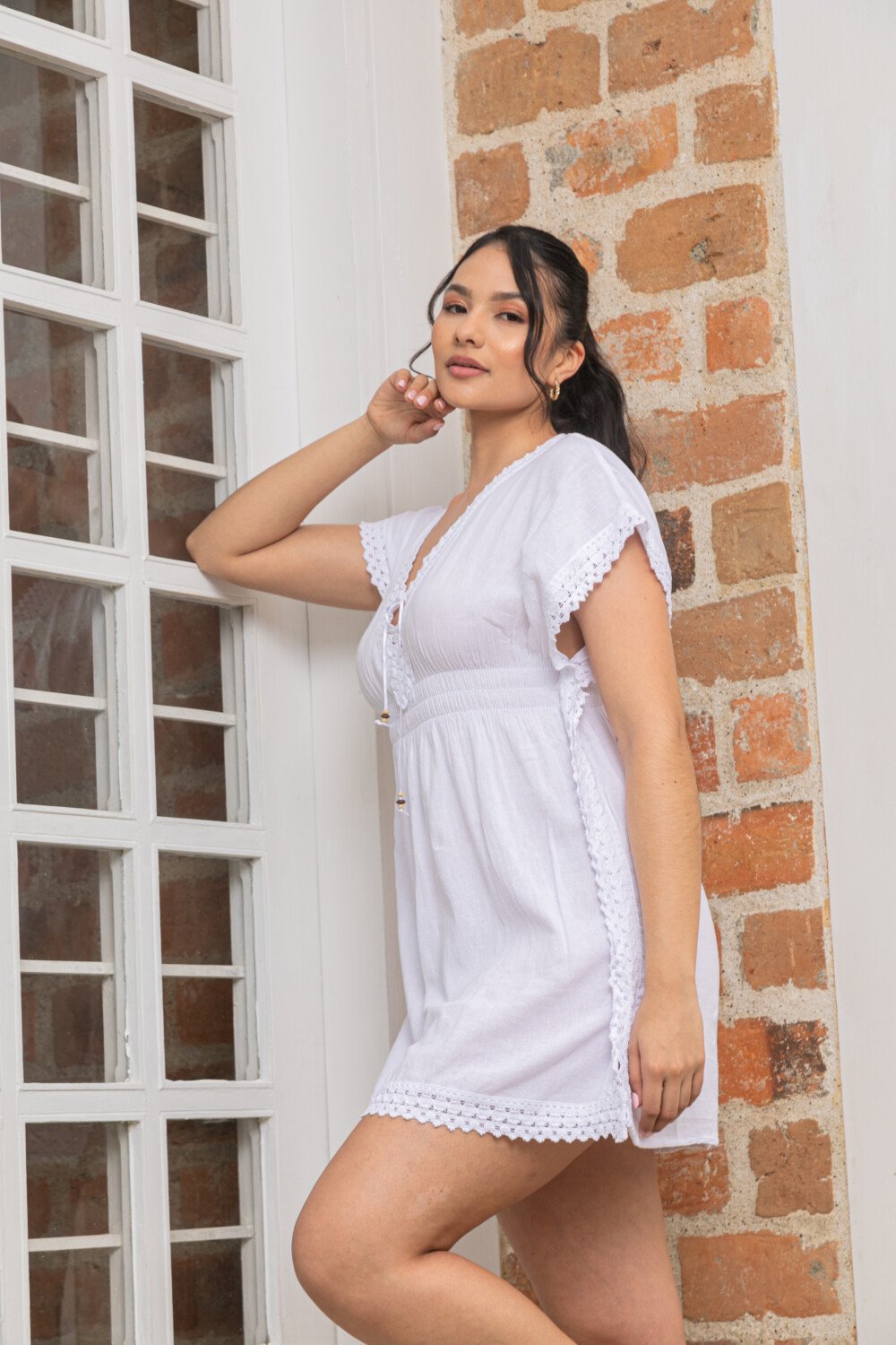 Woman wearing Dress REF WC-404